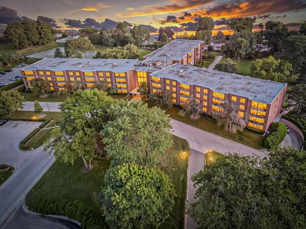 1415 E Central Road , Unit 305A, Arlington Heights, IL 60005
