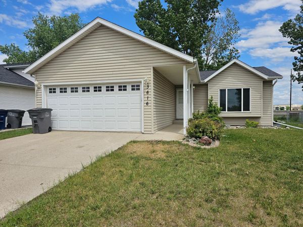 3616 Village Green Lane , Moorhead, MN 56560