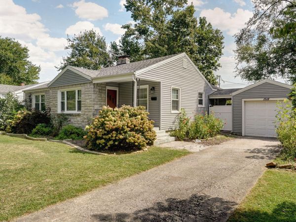 1518 S Kentwood Avenue, Springfield, MO 65804