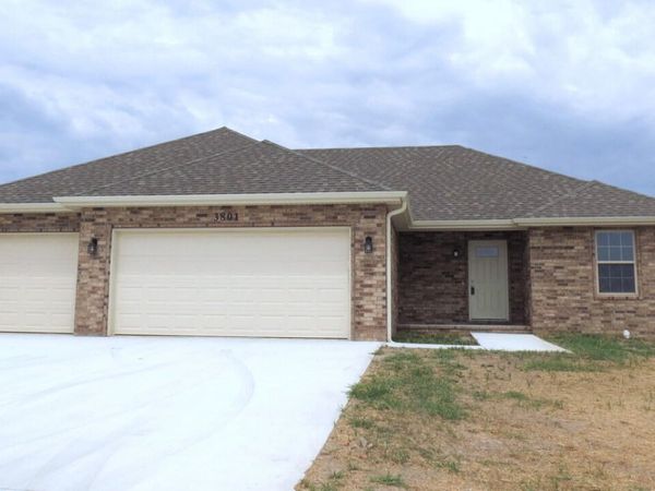 3801 W Riley Street , Bolivar, MO 65613