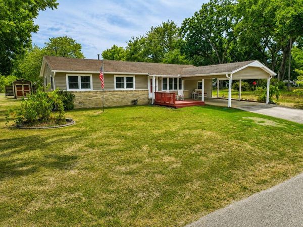 201 W 1st Street , Pineville, MO 64856