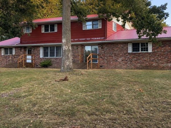 911 Rocketdyne Road , Neosho, MO 64850