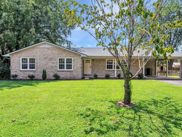 707 7th St , Lawrenceburg, TN 38464