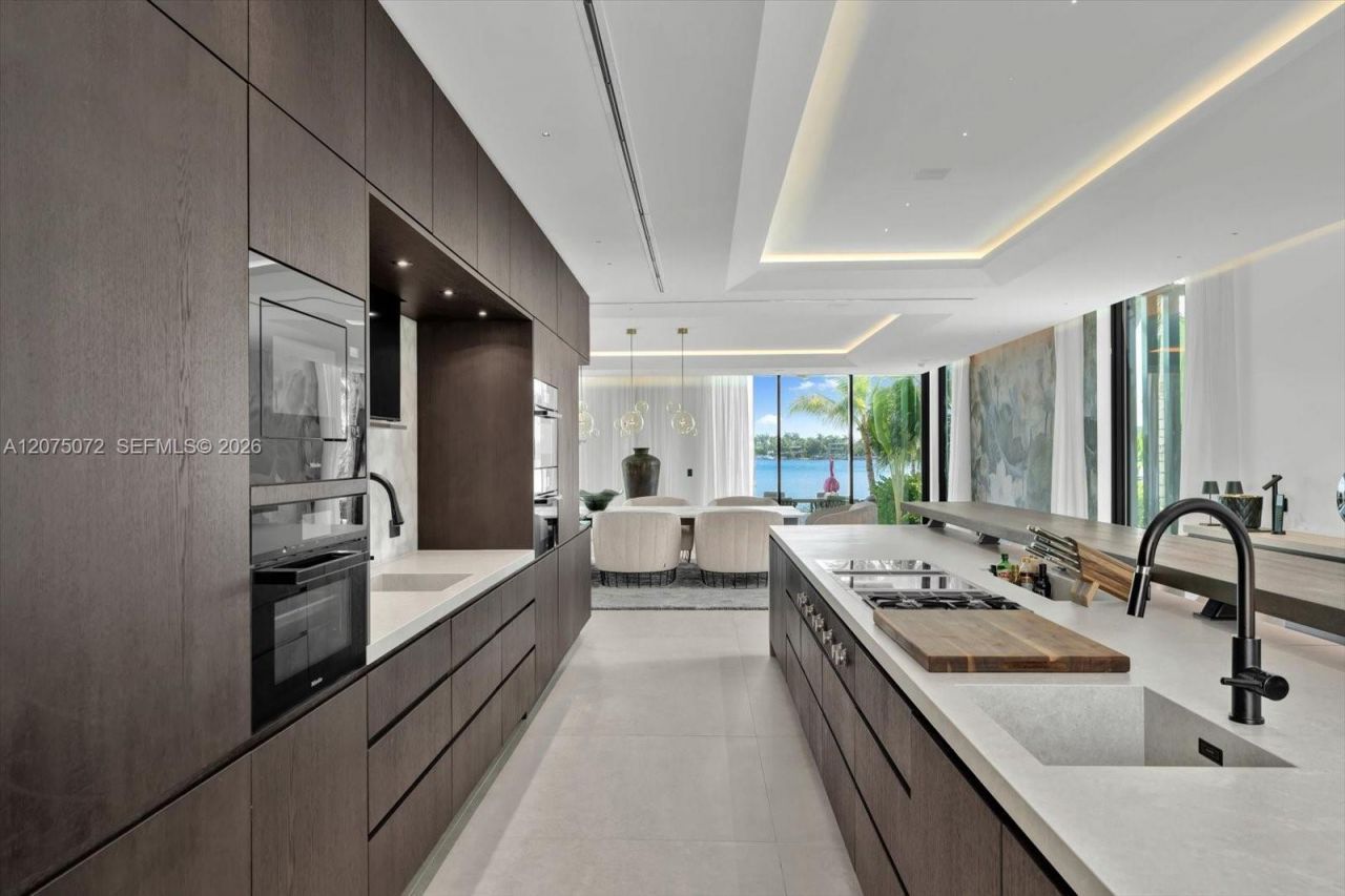 375 N Hibiscus Dr, Miami Beach, FL 33139 Photo