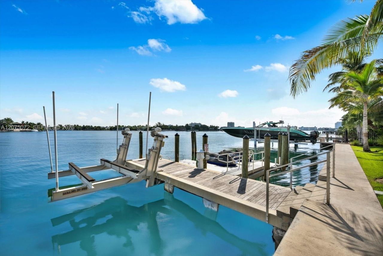 375 N Hibiscus Dr, Miami Beach, FL 33139 Photo