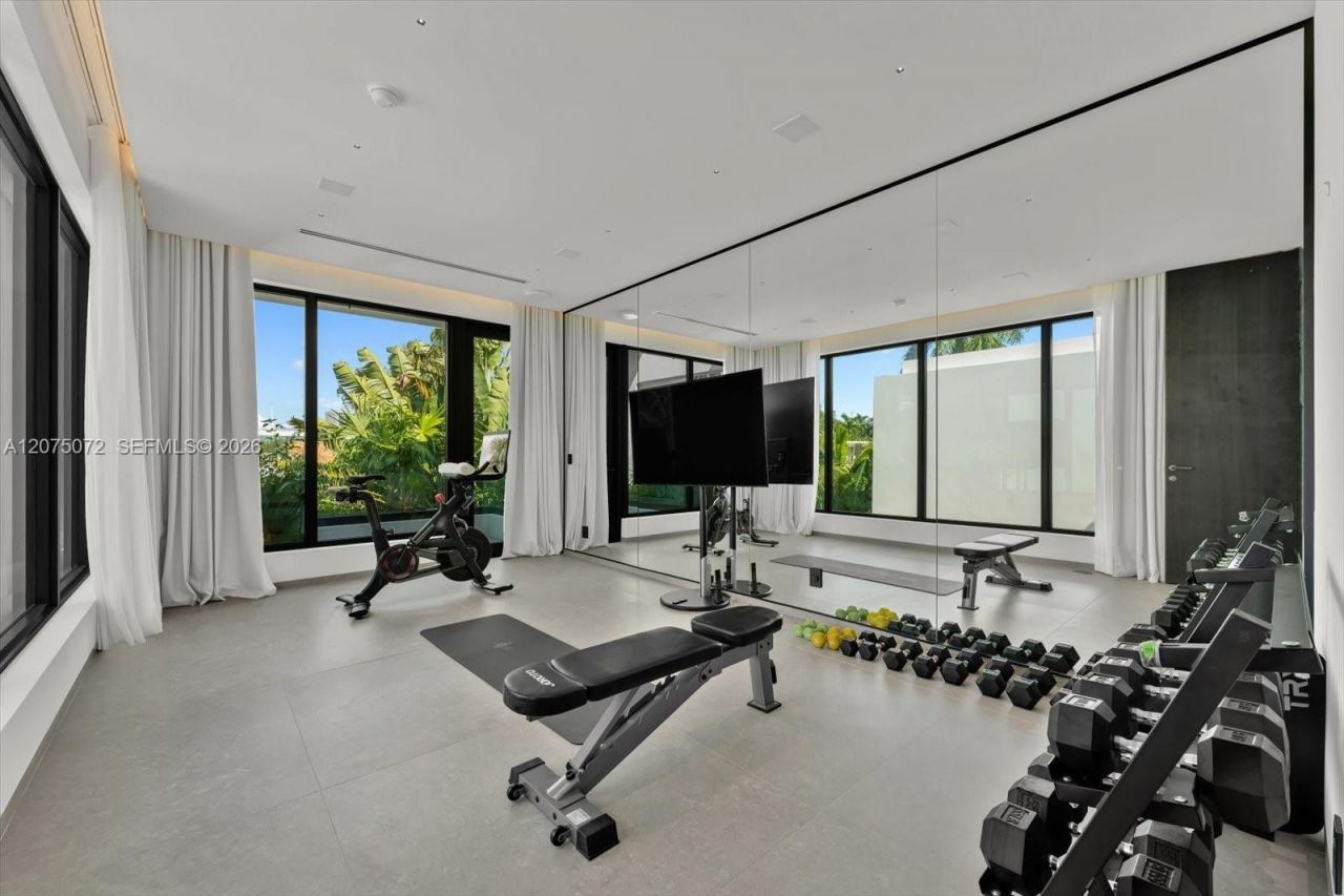 375 N Hibiscus Dr, Miami Beach, FL 33139 Photo