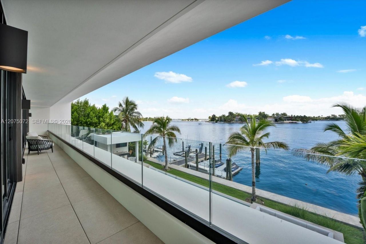 375 N Hibiscus Dr, Miami Beach, FL 33139 Photo