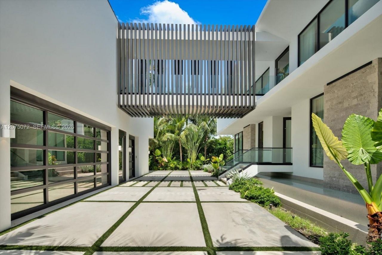 375 N Hibiscus Dr, Miami Beach, FL 33139 Photo