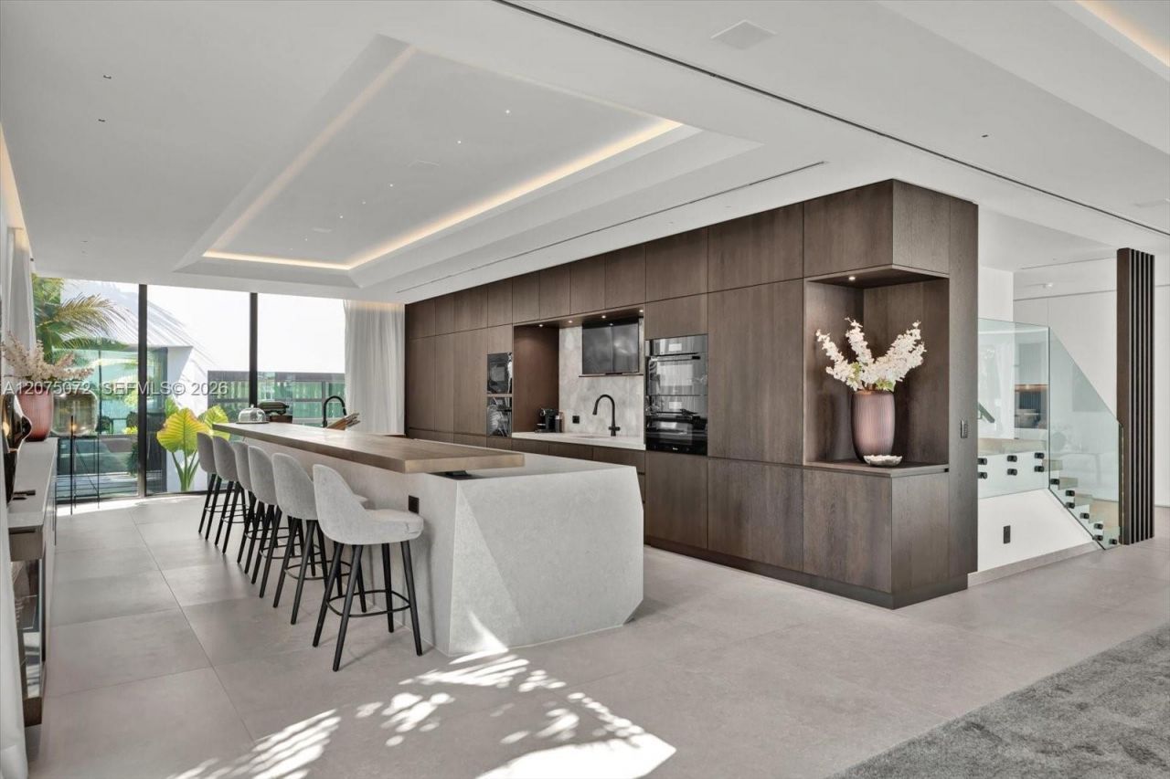 375 N Hibiscus Dr, Miami Beach, FL 33139 Photo