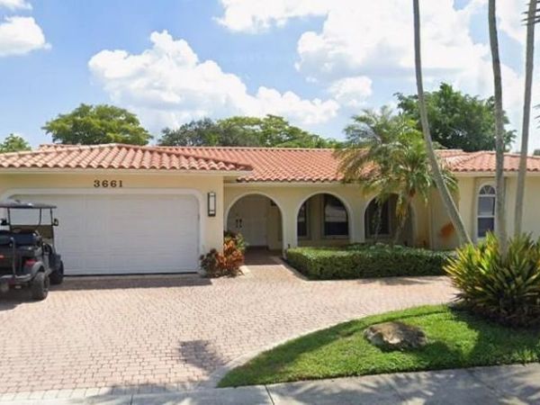 3661 N 52nd Ave , Hollywood, FL 33021