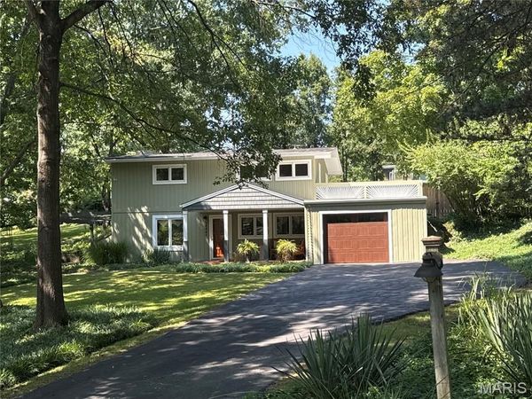1511 Lark Avenue, St Louis, MO 63122