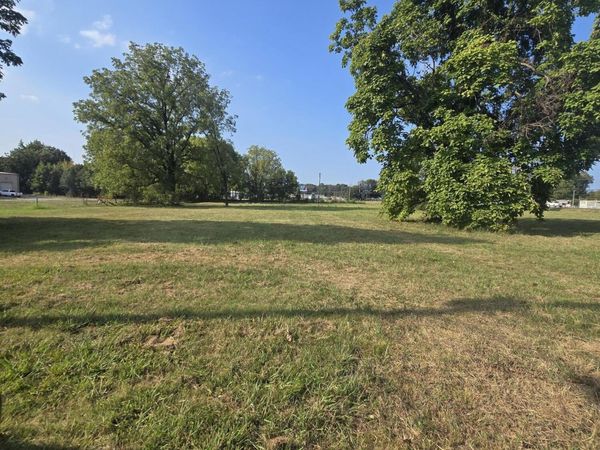 61 Fairway Boulevard , Jackson, TN 38305