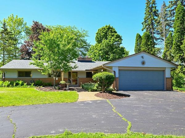 611 W Mequon ROAD, Mequon, WI 53092