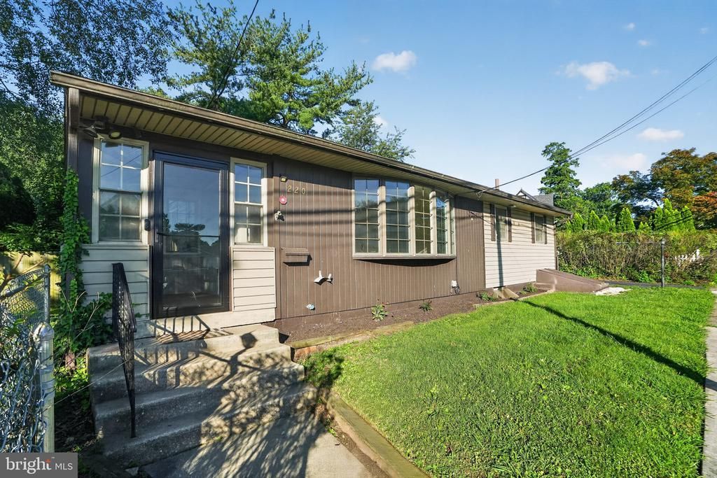 220 MCKINLEY AVENUE , NORWOOD, PA 19074
