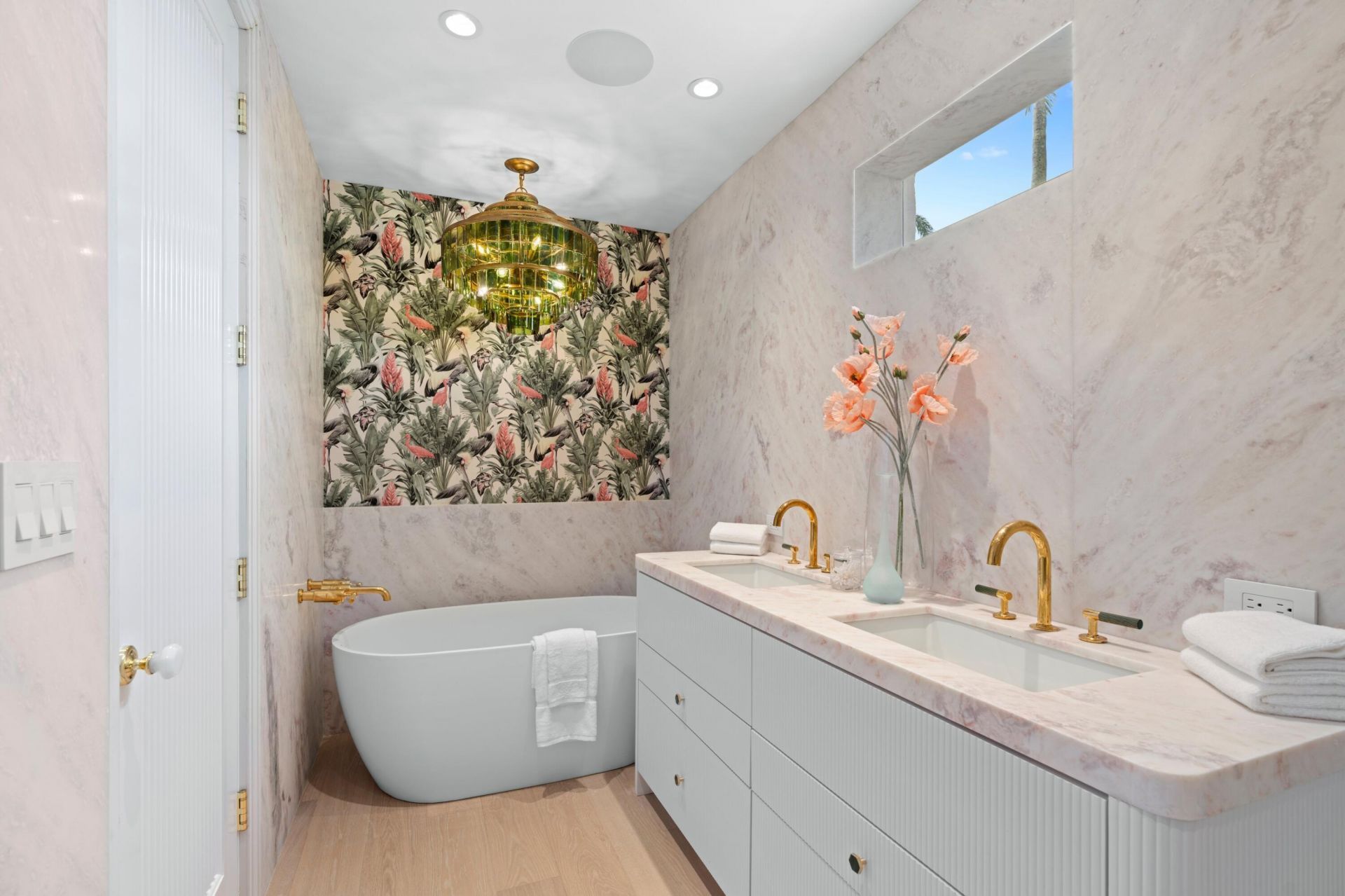 255 Royal Poinciana Way, Unit 2nd floor, Palm Beach, FL 33480 Photo