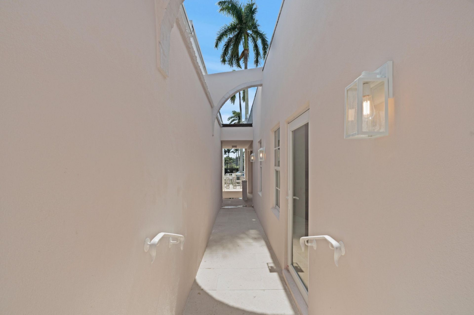255 Royal Poinciana Way, Unit 2nd floor, Palm Beach, FL 33480 Photo