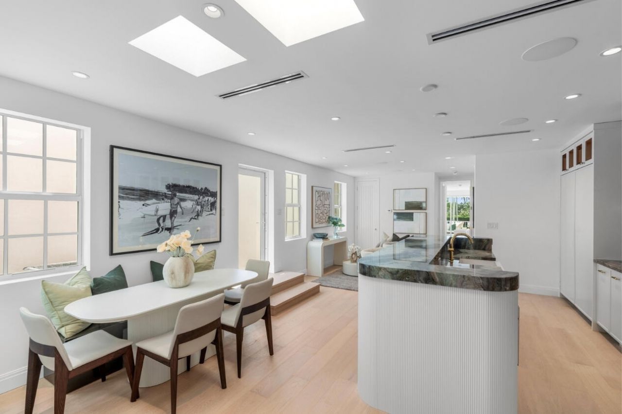 255 Royal Poinciana Way, Unit 2nd floor, Palm Beach, FL 33480 Photo