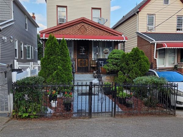 88-47 201st Street, Hollis, NY 11423
