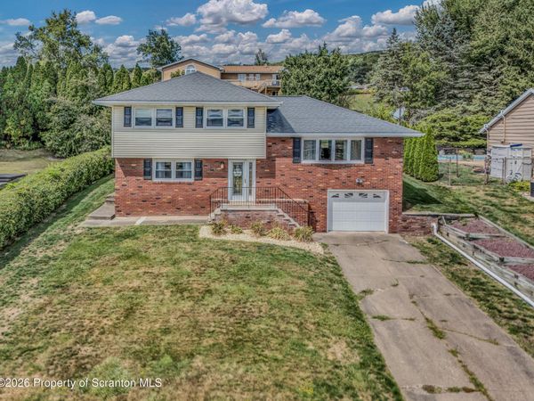 204 Boulevard Avenue, Peckville, PA 18452