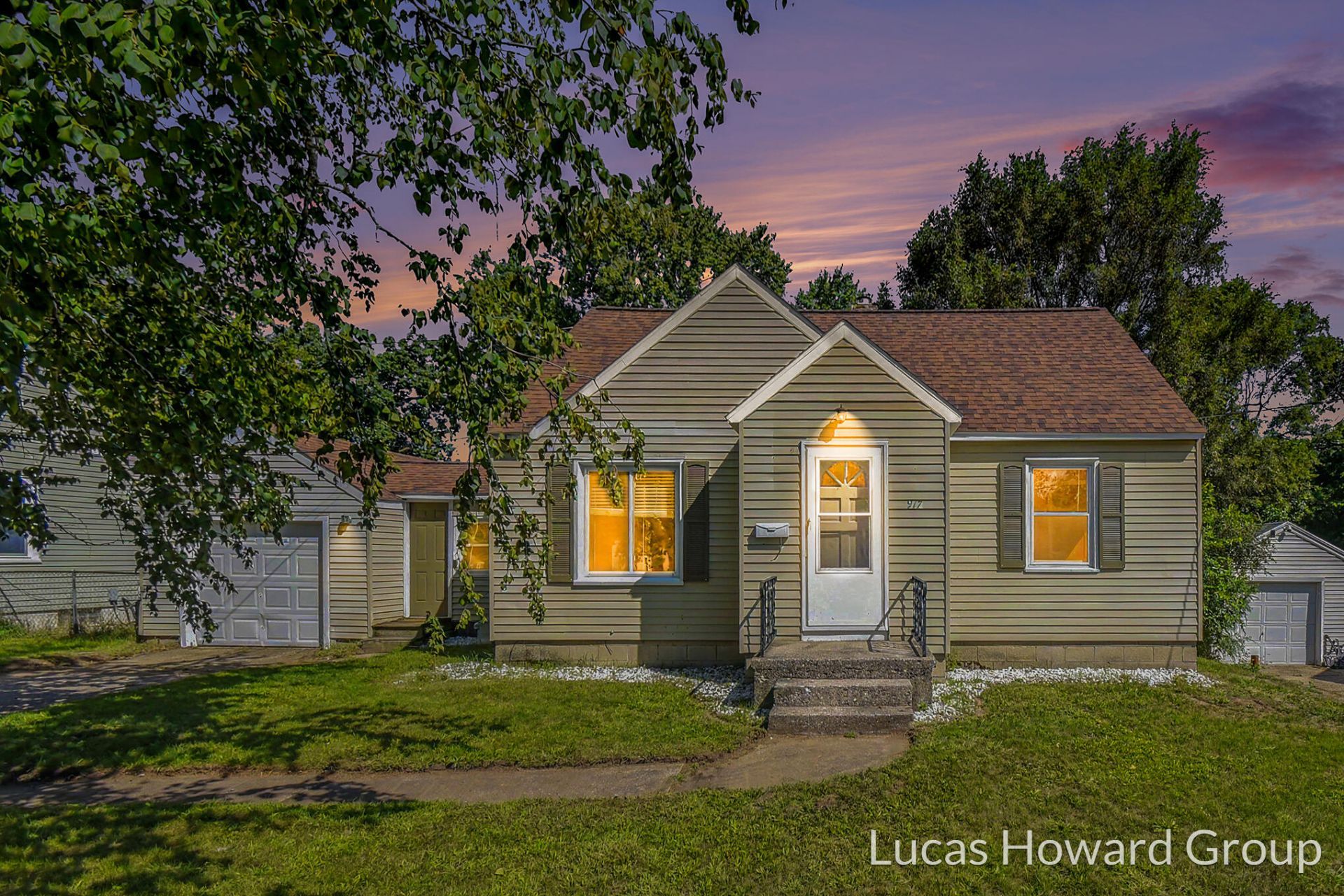 917 Royal Oak Street Sw, Wyoming, MI 49509 Main Photo