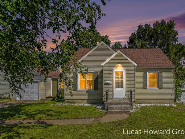 917 Royal Oak Street SW, Wyoming, MI 49509