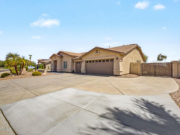 8729 W TONOPAH Drive, Peoria, AZ 85382