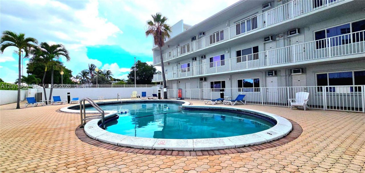 1480 S Ocean Blvd, Unit 116, Lauderdale by the Sea, FL 33062 Photo