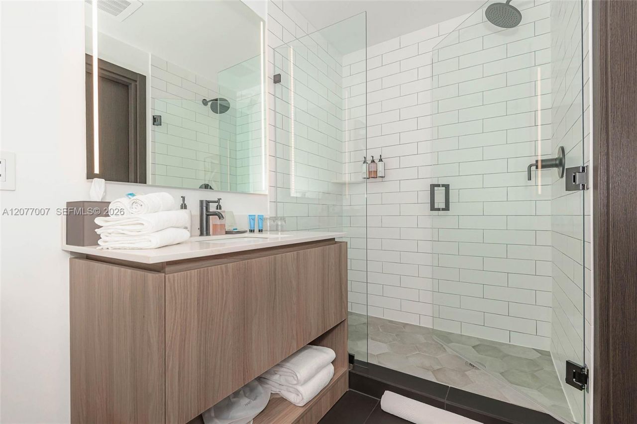 398 NE 5th, Unit 4118, Miami, FL 33132 Photo