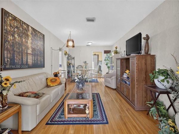 4940 SW 5th Ter , Miami, FL 33134