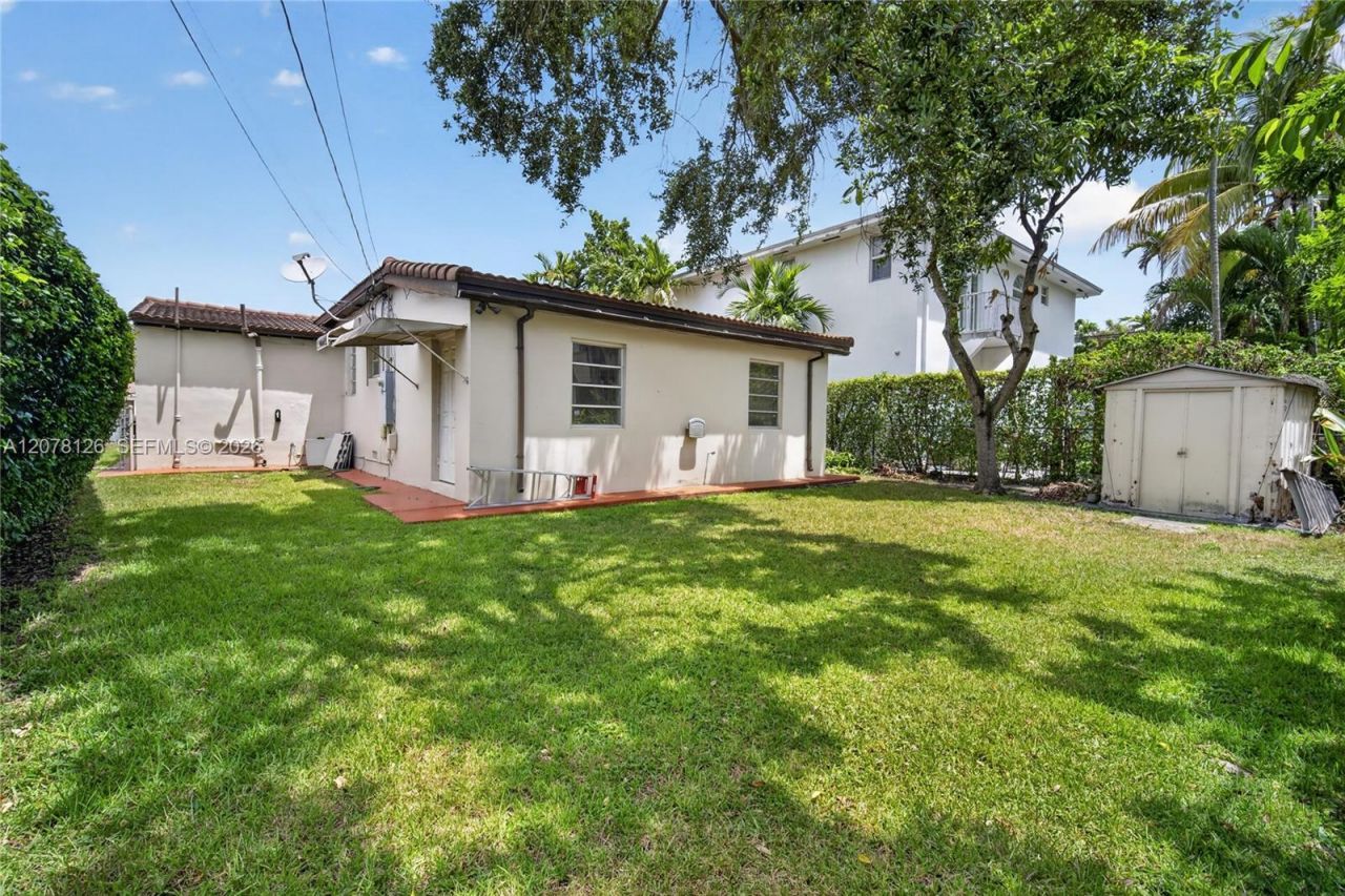 4940 SW 5th Ter , Miami, FL 33134 Photo