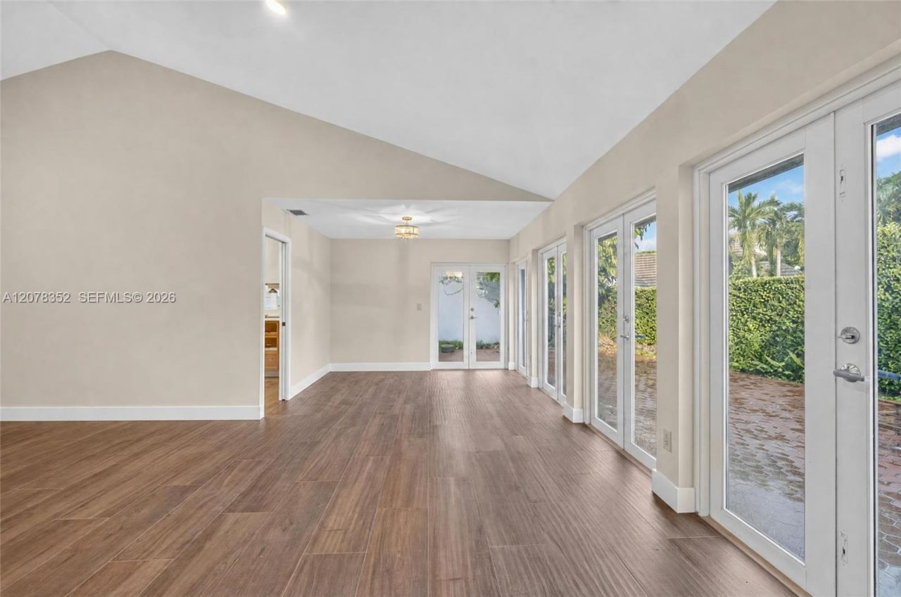 9943 NW 47th Ter, Doral, FL 33178 Photo