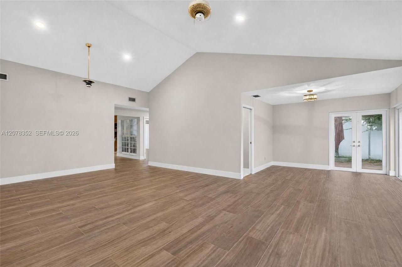 9943 NW 47th Ter, Doral, FL 33178 Photo
