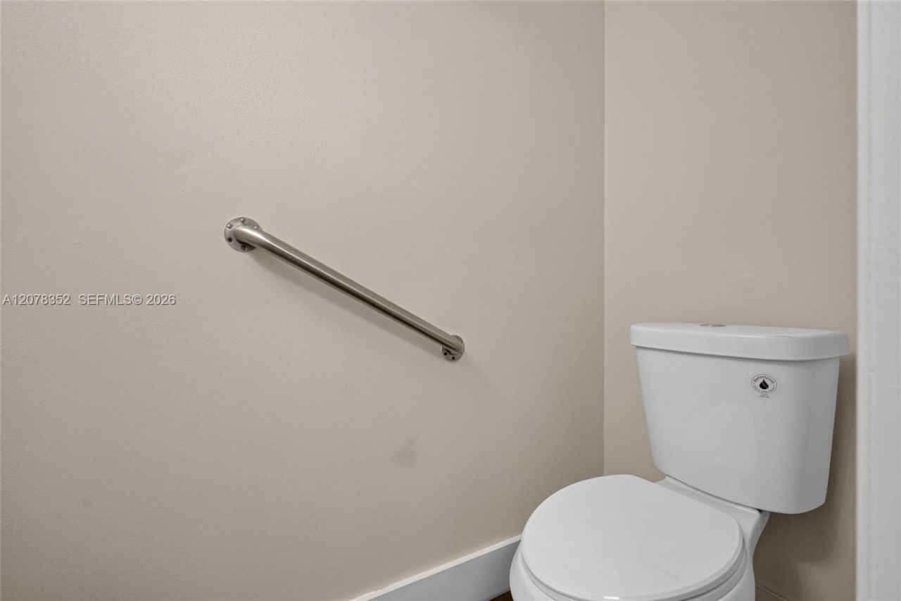9943 NW 47th Ter, Doral, FL 33178 Photo