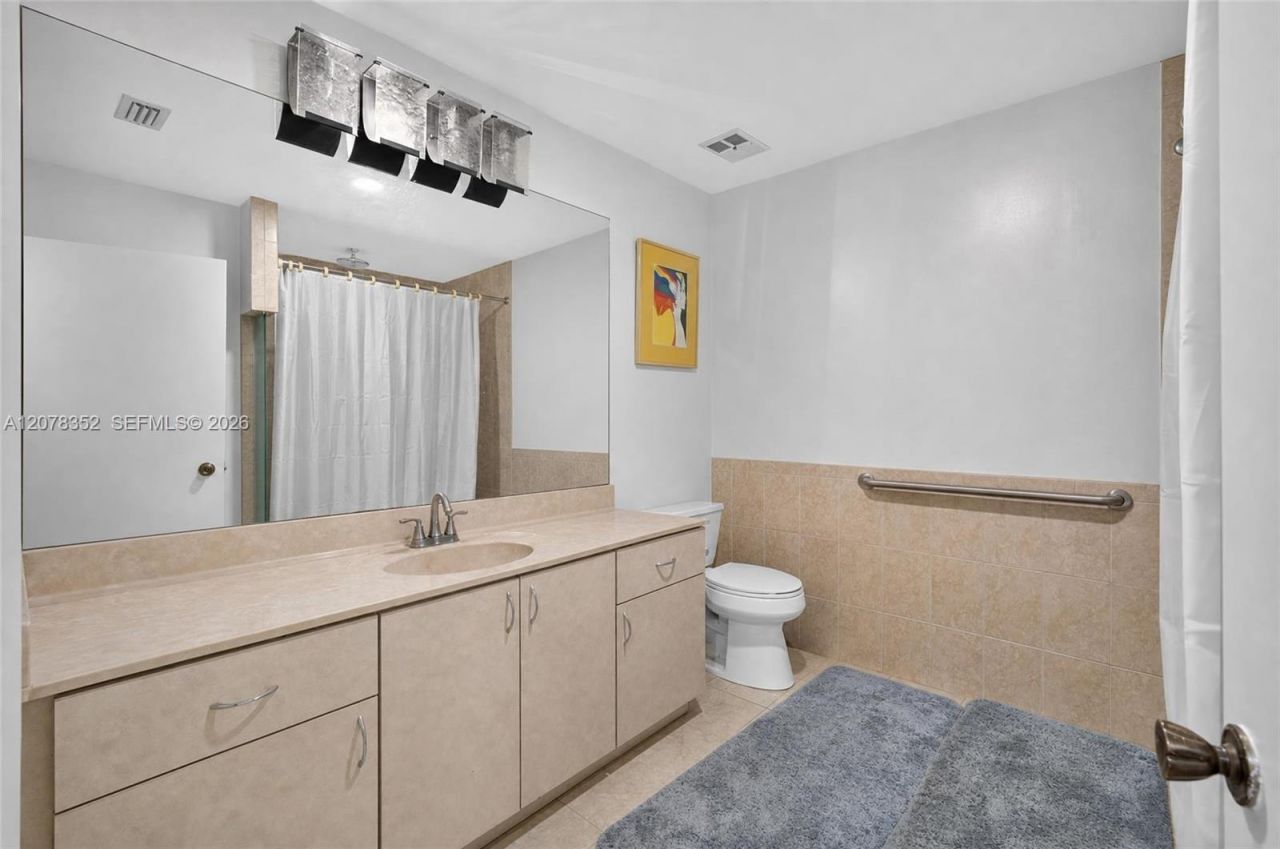 9943 NW 47th Ter, Doral, FL 33178 Photo