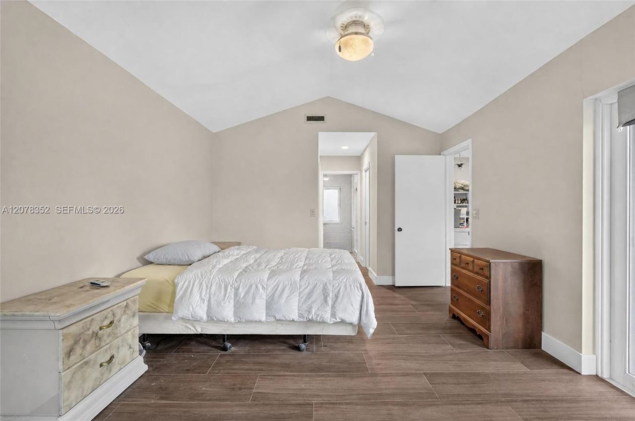 9943 NW 47th Ter, Doral, FL 33178 Photo