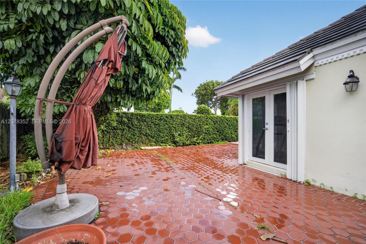 9943 NW 47th Ter, Doral, FL 33178 Photo