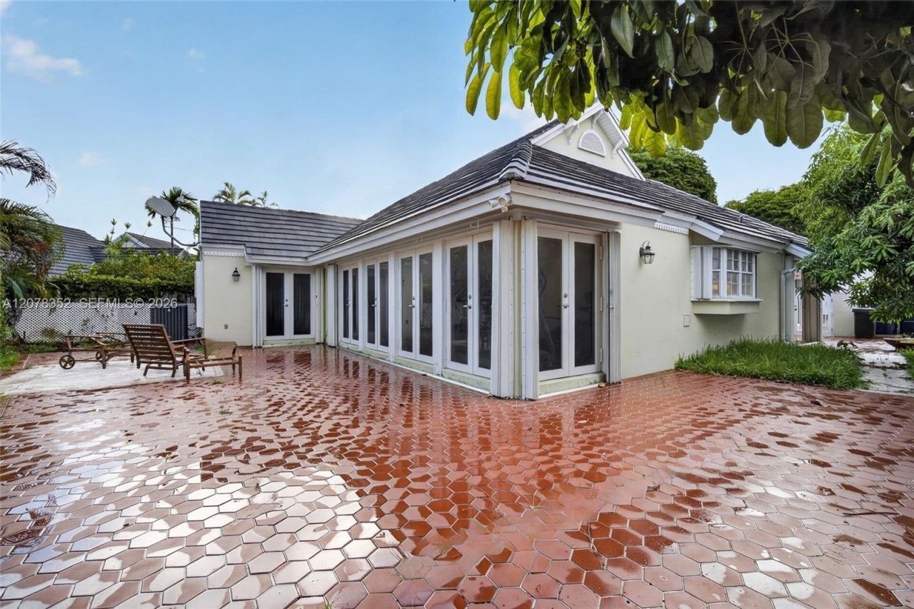 9943 NW 47th Ter, Doral, FL 33178 Photo