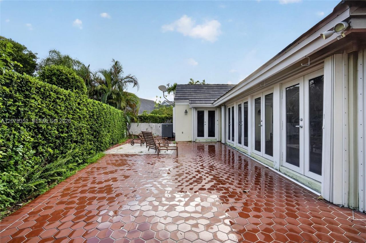 9943 NW 47th Ter, Doral, FL 33178 Photo