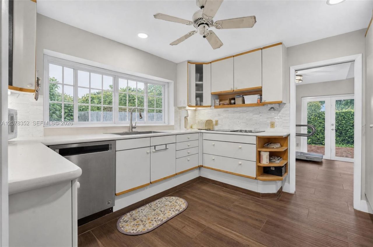 9943 NW 47th Ter, Doral, FL 33178 Photo