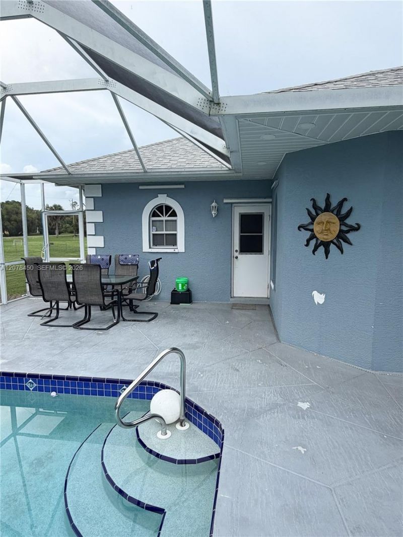 405 Mc Kinley , Lehigh Acres, FL 33972 Photo