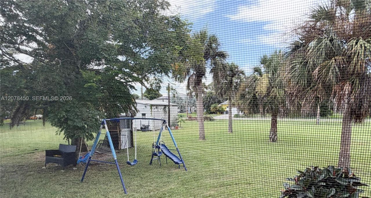 405 Mc Kinley , Lehigh Acres, FL 33972 Photo