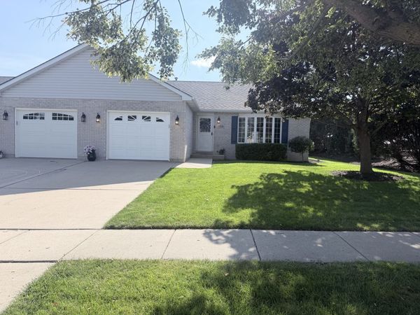 15631 W Waterford Lane , Manhattan, IL 60442