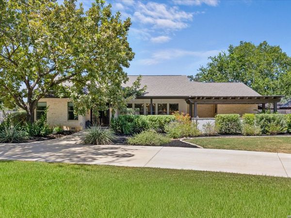 429 Lakeview Blvd., New Braunfels, TX 78130
