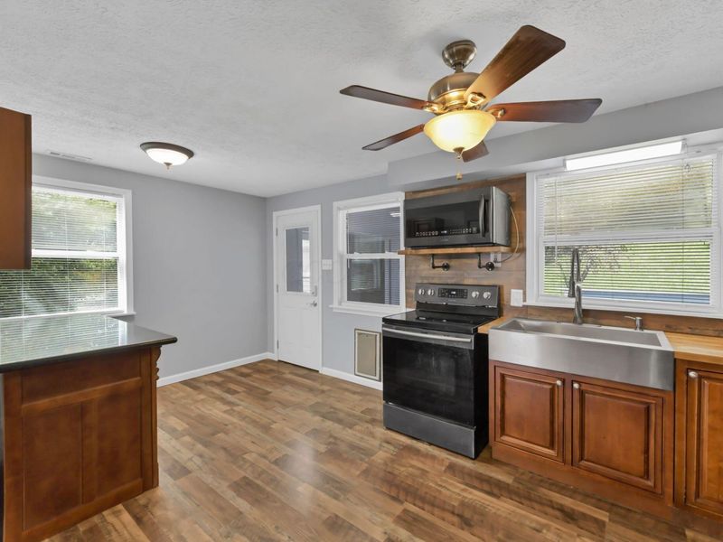 540 Huron Drive W, Heath, OH 43056 Photo 21