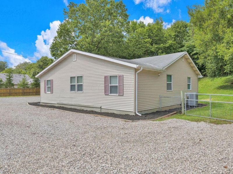 540 Huron Drive W, Heath, OH 43056 Photo 3