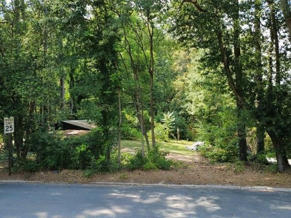1270 Woods Circle NE, Brookhaven, GA 30324