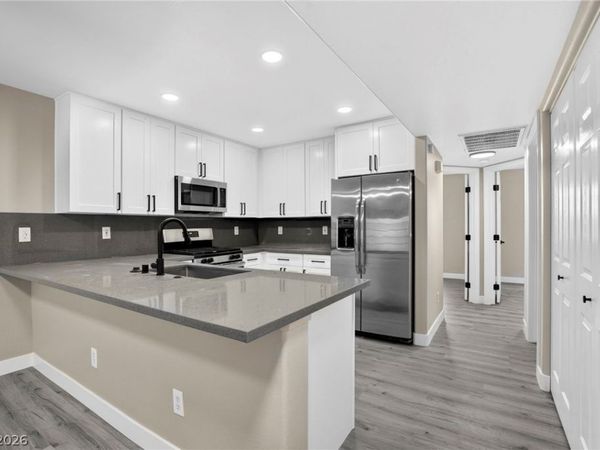 2106 Sleepy Court , Las Vegas, NV 89106
