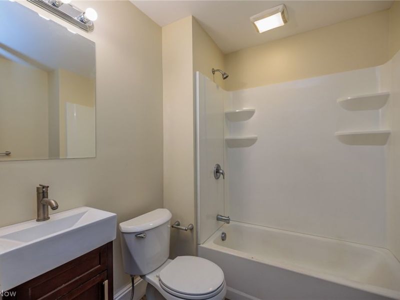 2215 W 101st Street, Cleveland, OH 44102 Photo 15