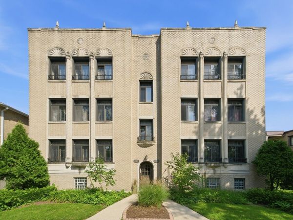 6211 N Mozart Street, Unit 2N, Chicago, IL 60659