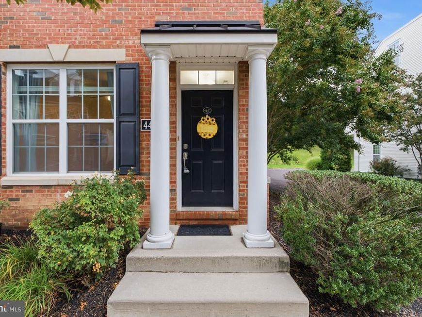 4427 #105 Driftwood Drive, Philadelphia, PA 19129 Main Photo
